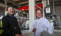 Tesla’s Musk Hopes to Make First Cars at Berlin Plant in October