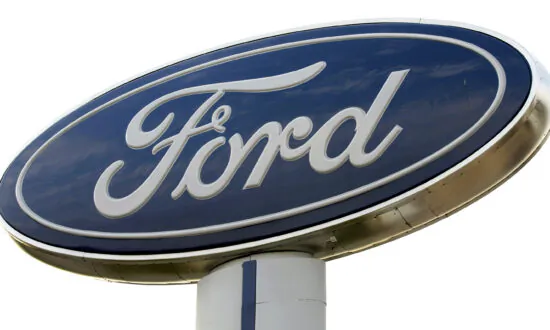 Ford Counterattacks in ‘Cruise’ Dispute With GM