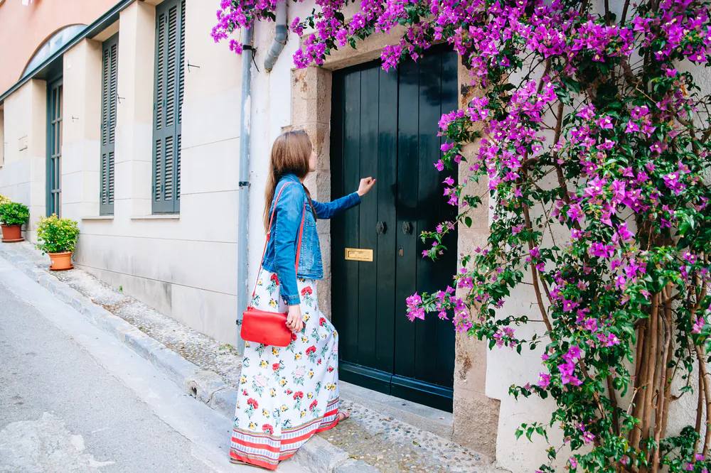 The simple answer is to emulate in many ways what real estate agents do to find homes for sale. (Kostyazar/Shutterstock)