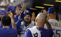 Muncy Hits 2 Home Runs, Scherzer Sharp as Dodgers Beat Mets 14-4