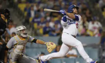 Dodgers Beat Pirates 2-1 on Home Runs by McKinney and Muncy