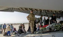 British Officer: Taliban Not Halting Evacuations