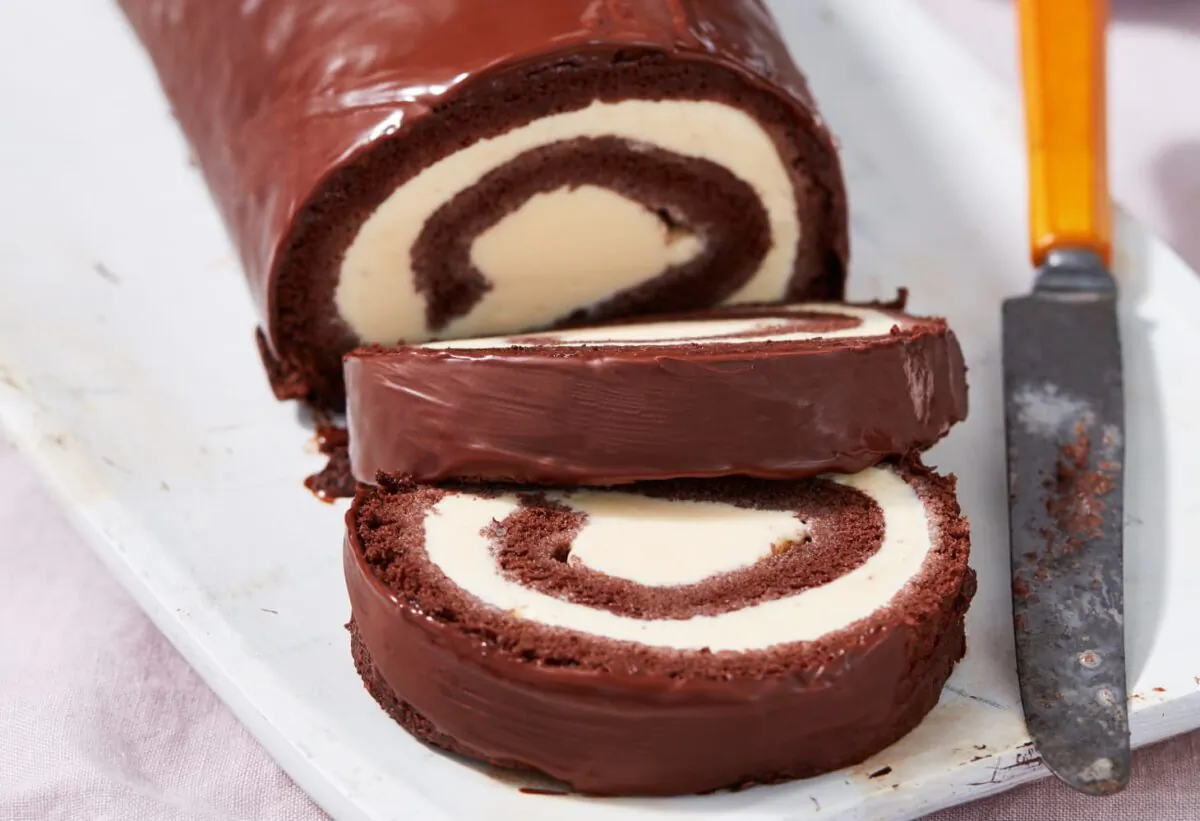 This fun new twist on ice cream cake is inspired by favorite childhood treats. (Ghazalle Badiozamani/TNS)