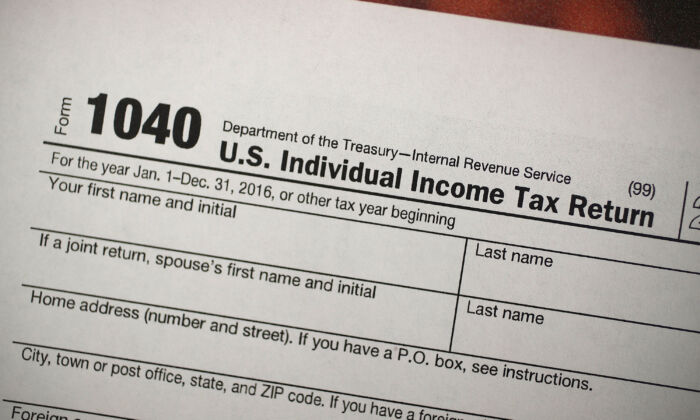 IRS Issues Last-Minute Warning