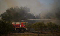 Wildfire Raging Near French Riviera Kills 2, Injures 27