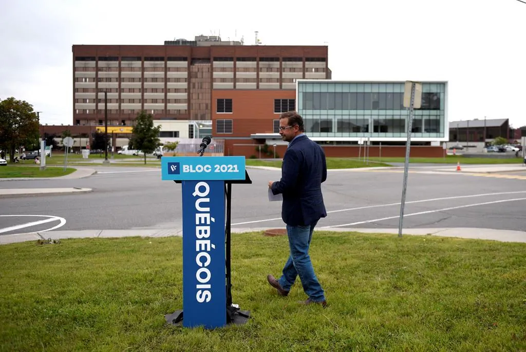 Bloc Quebecois Leader Yves-Francois Blanchet arrives to speak at a campaign event outside the Gatineau Hospital in Gatineau, Que., on Aug. 19, 2021. (The Canadian Press/Justin Tang)