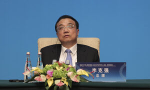Hundreds of Millions of Chinese Need Jobs: Premier Li Keqiang