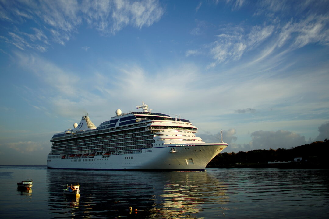 A cruise ship in a file photo. (Alexandre Meneghini/Reuters)