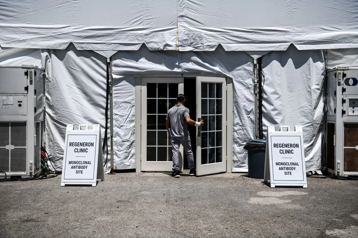 A man enters the Regeneron Clinic at a monoclonal antibody treatment site in Pembroke Pines, Fla., on Aug. 19, 2021. (Chandan Khanna/AFP via Getty Images)
