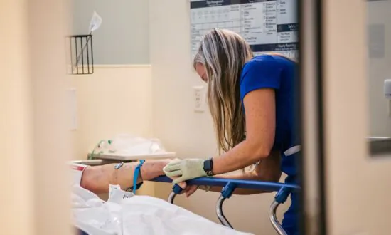 Traveling Nurses Fill Gaps as Hospitals Feel Staffing Pinch