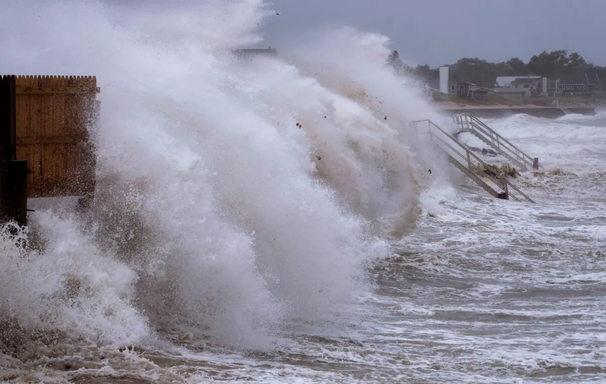  As Tropical Storm Henri affects the Atlantic coast, waves pound the seawall in Montauk, N.Y., on Aug. 22, 2021. (Craig Ruttle/AP Photo)