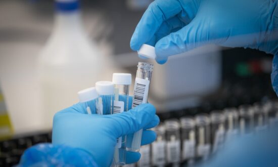 Britain Temporarily Suspends PCR Test for Asymptomatic CCP Virus Cases