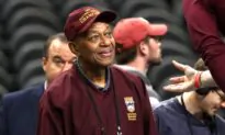 Loyola Chicago Basketball Pioneer Jerry Harkness Dies at 81