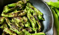 Blistered Shishito Peppers Are an Addicting Snack