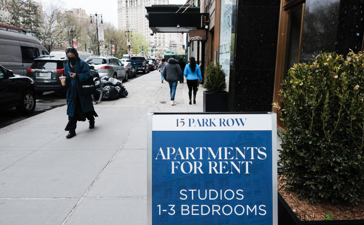 Apartments are advertised in lower Manhattan in New York City on April 16, 2021. (Spencer Platt/Getty Images)