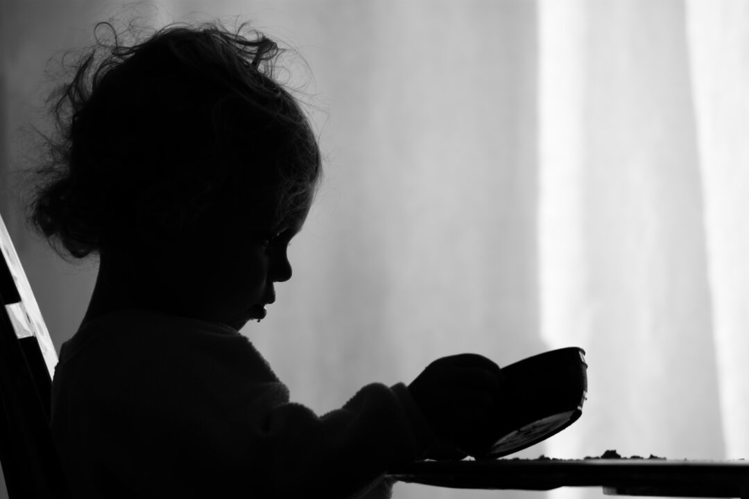 Many affluent counties lack the services poorer counties have to provide food to local low income families. (jrmiller482/Shutterstock)