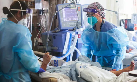 California Health Care Workers to Get $25 an Hour Minimum Wage