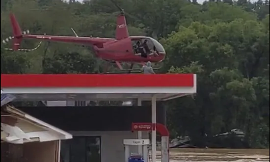 Alone in the Sky, Pilot and Fiancee Save 17 in Tennessee Flood