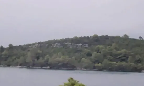 Heavy Storm Hits Croatian Island, Causes Power Cuts