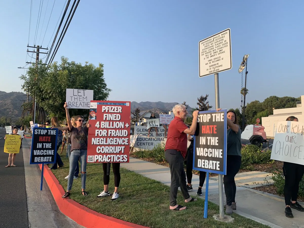 Dozens of parents protest against the district's mask mandate during a meeting of the Glendora Unified School District at Sellers Elementary School in Glendora, Los Angeles County, on Aug. 23, 2021. (Linda Jiang/The Epoch Times)
