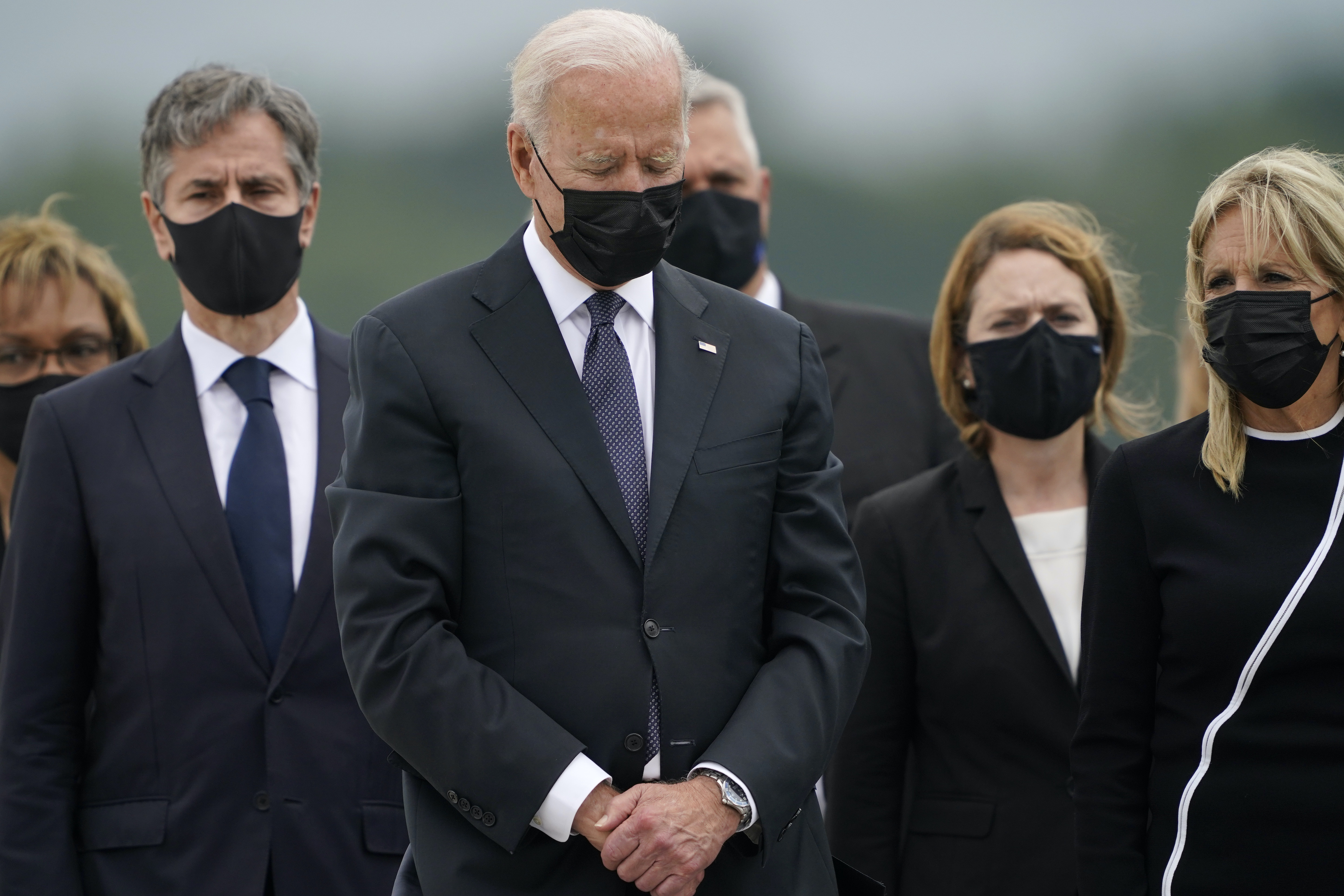 Biden Pays Respects to US Troops Killed in Afghanistan - Vimarsana News