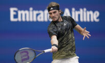 Tsitsipas Overcomes 2012 Champ Murray at US Open