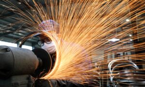 China’s Economy Under Pressure as Factory Activity Slows in August, Services Contract
