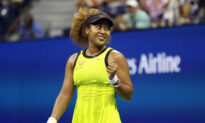 Osaka Kicks Off US Open Title Defense With Straight Sets Win