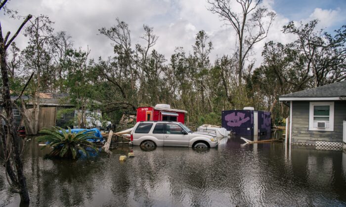 Louisiana Power Outages Could Last For Weeks | The Epoch Times