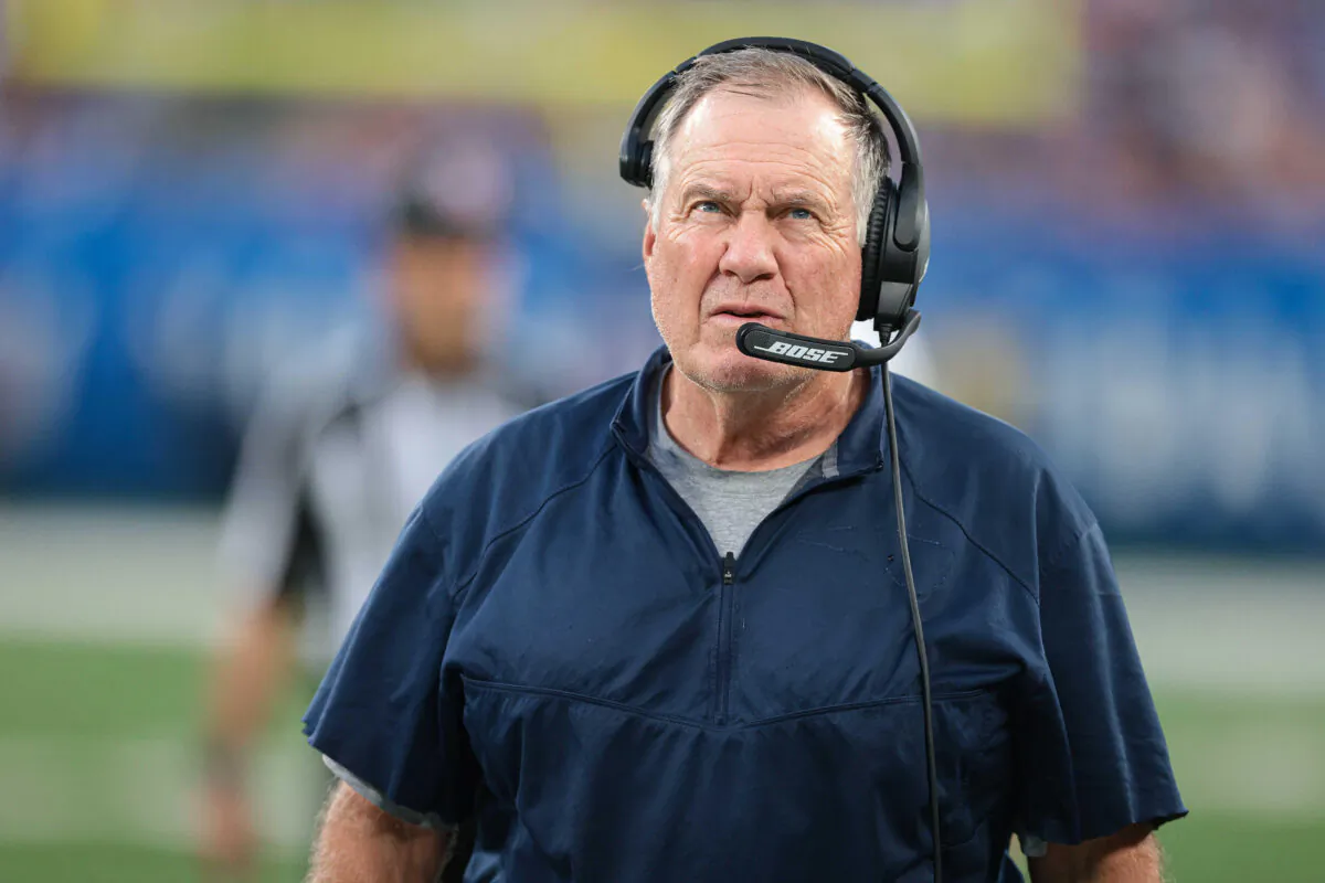 New England Patriots head coach Bill Belichick looks up during the first half against the New York Giants at MetLife Stadium. (Vincent Carchietta-USA TODAY Sports/Reuters)
