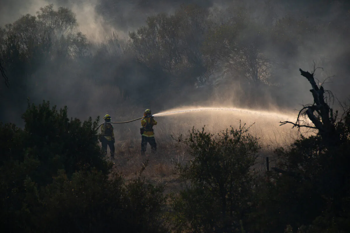 The Bond Fire, burning in Silverado Canyon, Calif., on Dec. 3, 2020. (John Fredricks/The Epoch Times)