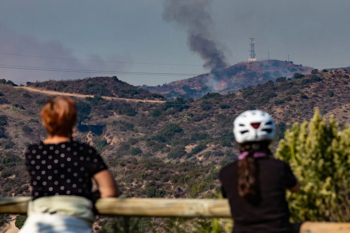 The Bond Fire, burning in Silverado Canyon, Calif., on Dec. 3, 2020. (John Fredricks/The Epoch Times)