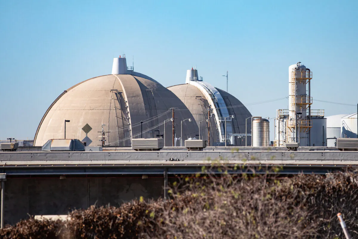 The Edison power plant in San Clemente, Calif., on Dec. 29, 2020. (John Fredricks/The EPoch Times)