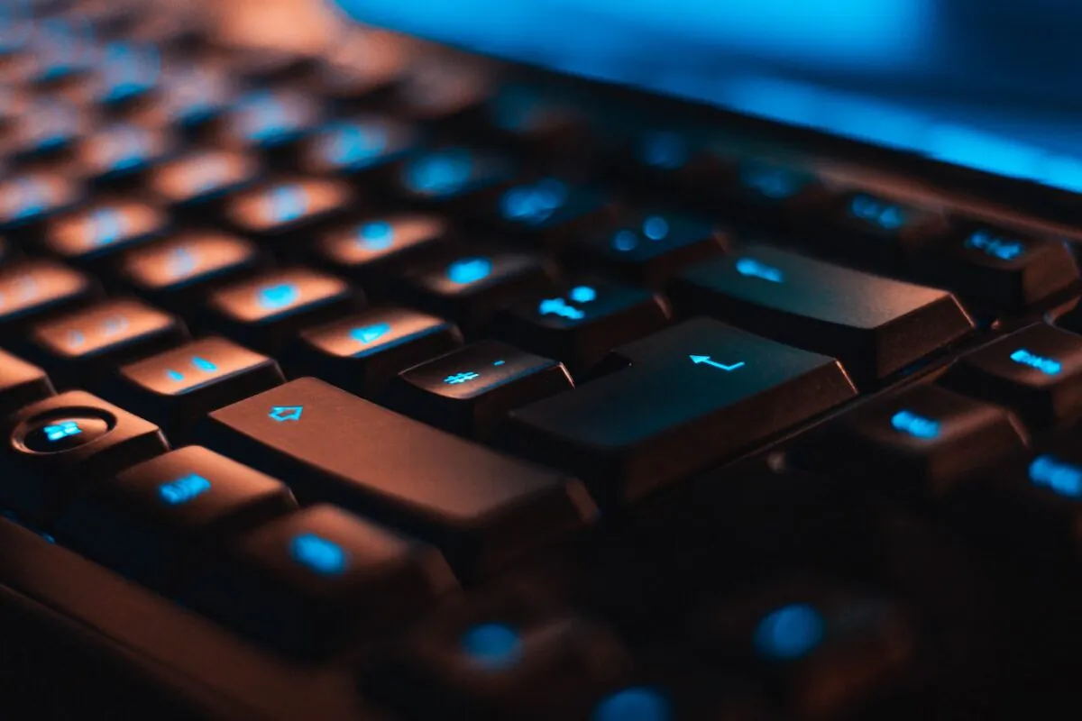 LED-Keyboard. (Christian Wiediger/Unsplash)