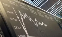 Global Shares Climb Despite Weaker Economic Data From Asia
