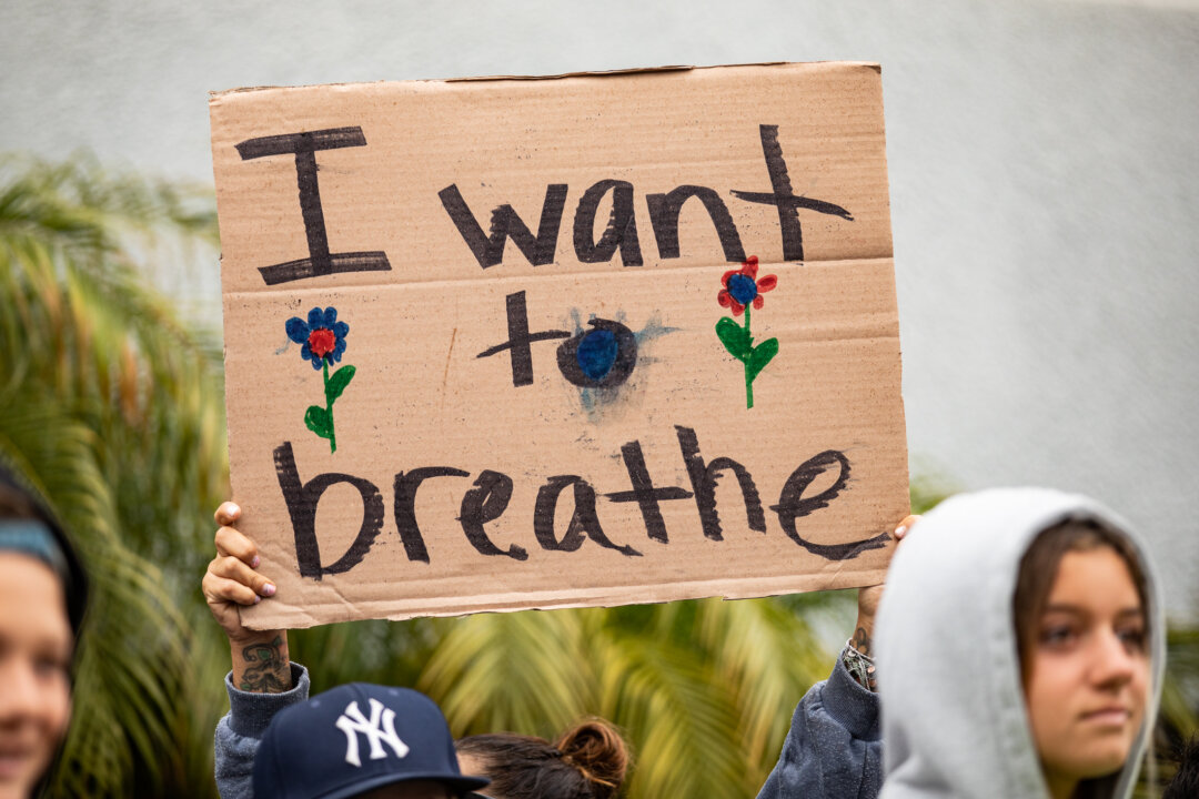School Board Apologizes Over ‘Taped Mask’ Incident—School’s Parents Not Satisfied With Explanation