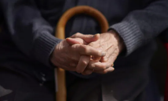 Chief Immigration Inspector: One in Four Foreign Care Workers Abusing Visa Rules