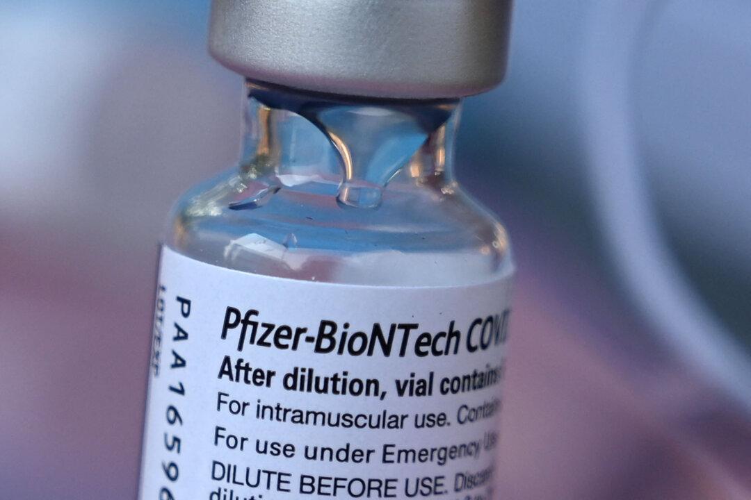 A vial of Pfizer-BioNTech COVID-19 vaccine in Los Angeles, Calif., on Aug. 23, 2021. (Robyn Beck/AFP via Getty Images)