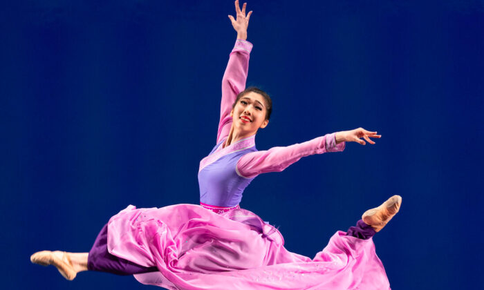 Depicting China’s Real-Life Tragedies Through Dance
