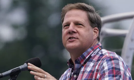 NH Republicans Seek Inquiry on Governor Over Protester Arrests