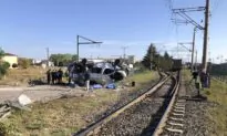 Collision Between Train, Minibus Leaves 6 Dead in Turkey