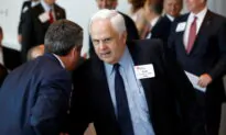 FedEx Faces Labor Union Challenge Over Billionaire CEO’s Pay