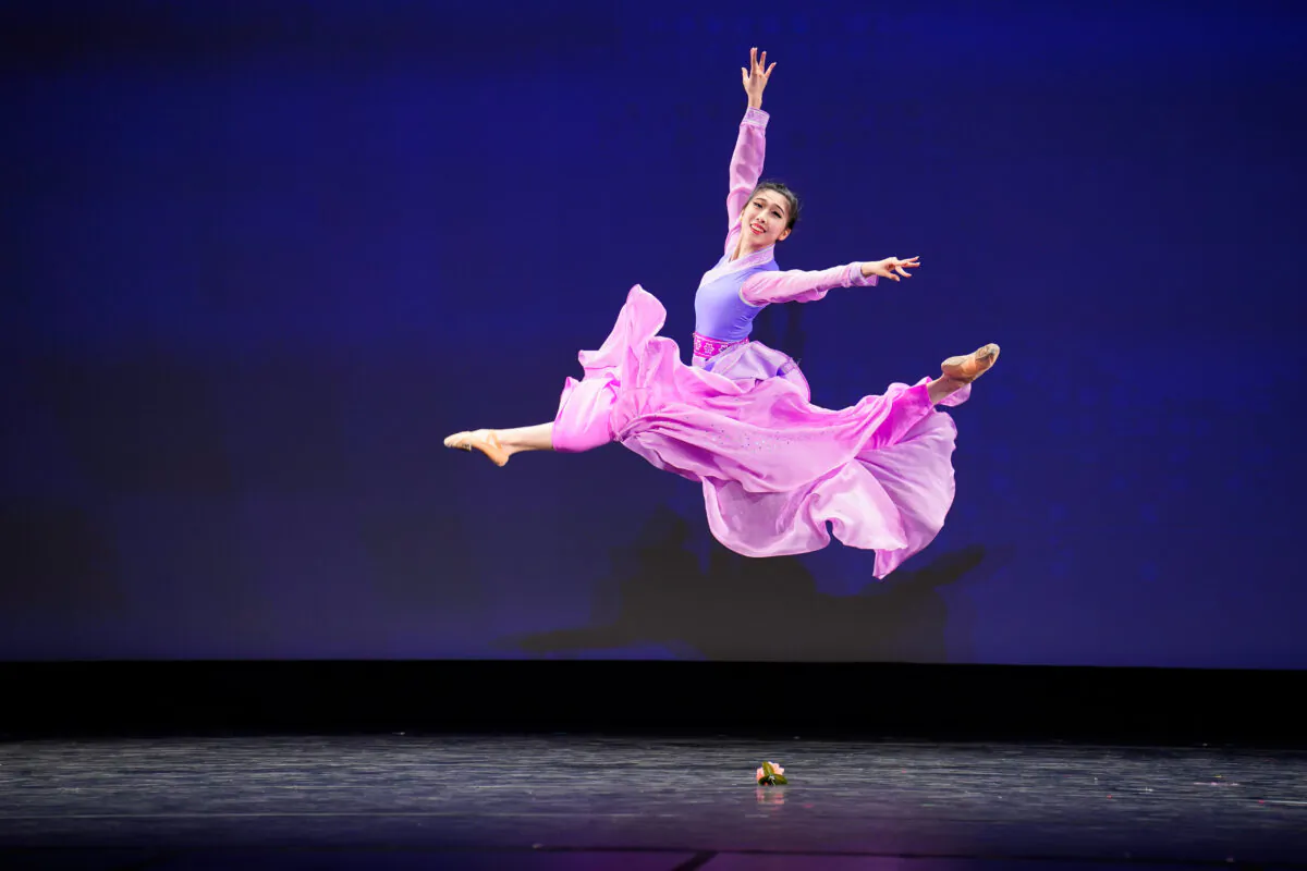 Marilyn Yang performed in the Adult Female Division of the 9th NTD International Classical Chinese Dance Competition in New York state on Sept. 4, 2021. (Larry Dye/The Epoch Times)