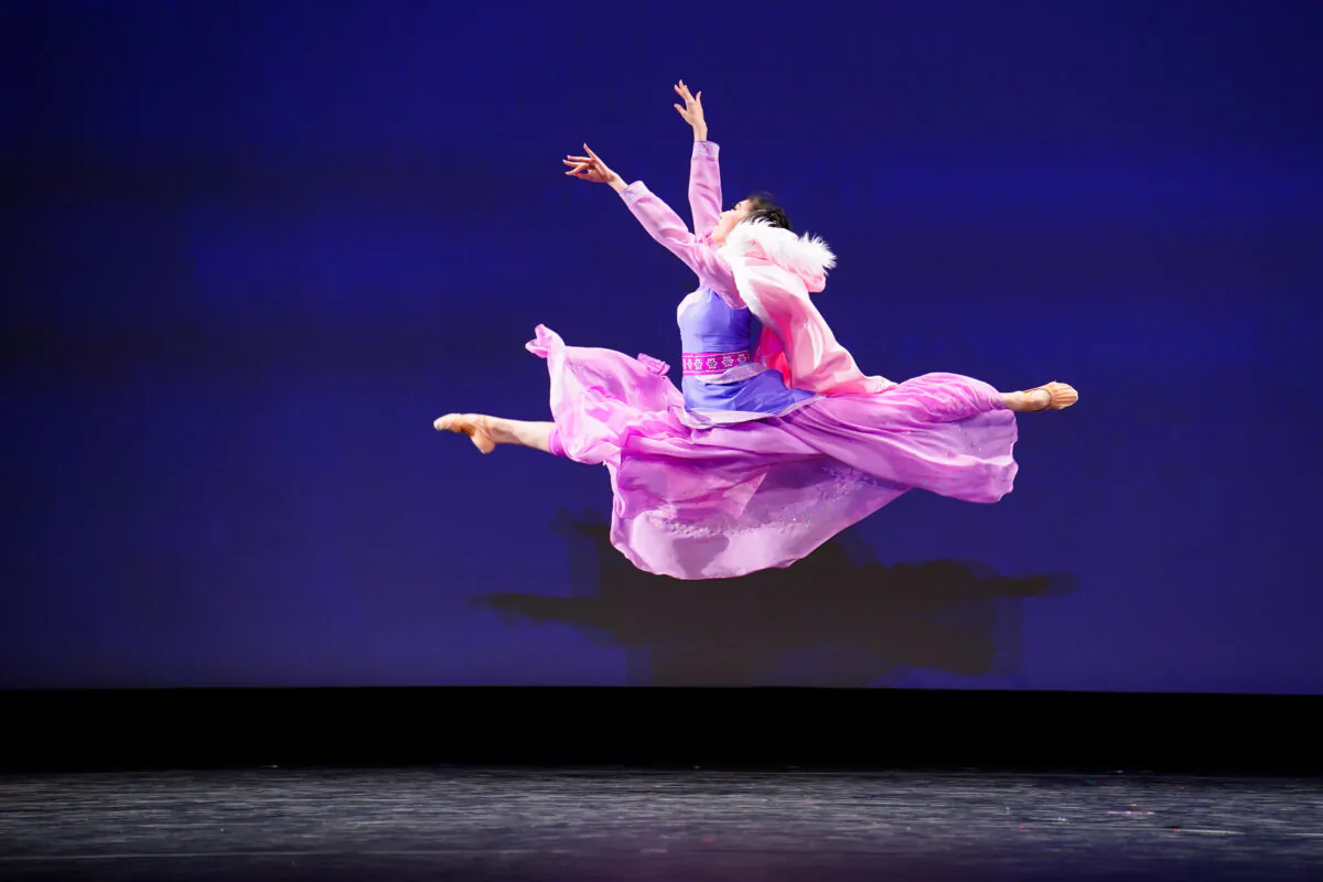 Marilyn Yang performed in the Adult Female Division of the 9th NTD International Classical Chinese Dance Competition in New York state on Sept. 4, 2021. (Larry Dye/The Epoch Times)