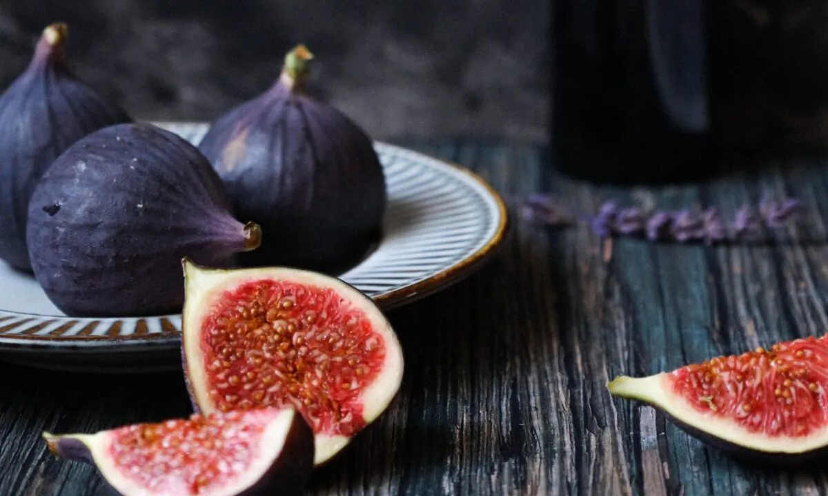 Fresh figs have a short season, from late summer into fall, so grab them while you can. (Victoria de la Maza)