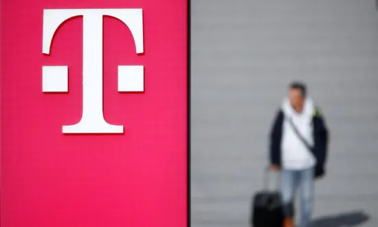Deutsche Telekom Lifts T-Mobile US Stake in Softbank Swap Deal