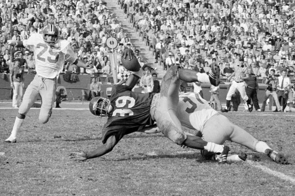 Southern California fullback Sam Cunningham (39)