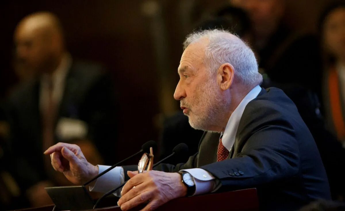 Columbia University Professor Joseph Stiglitz speaks at the China Development Forum in Beijing on March 24, 2019. (Thomas Peter/Pool/Reuters)