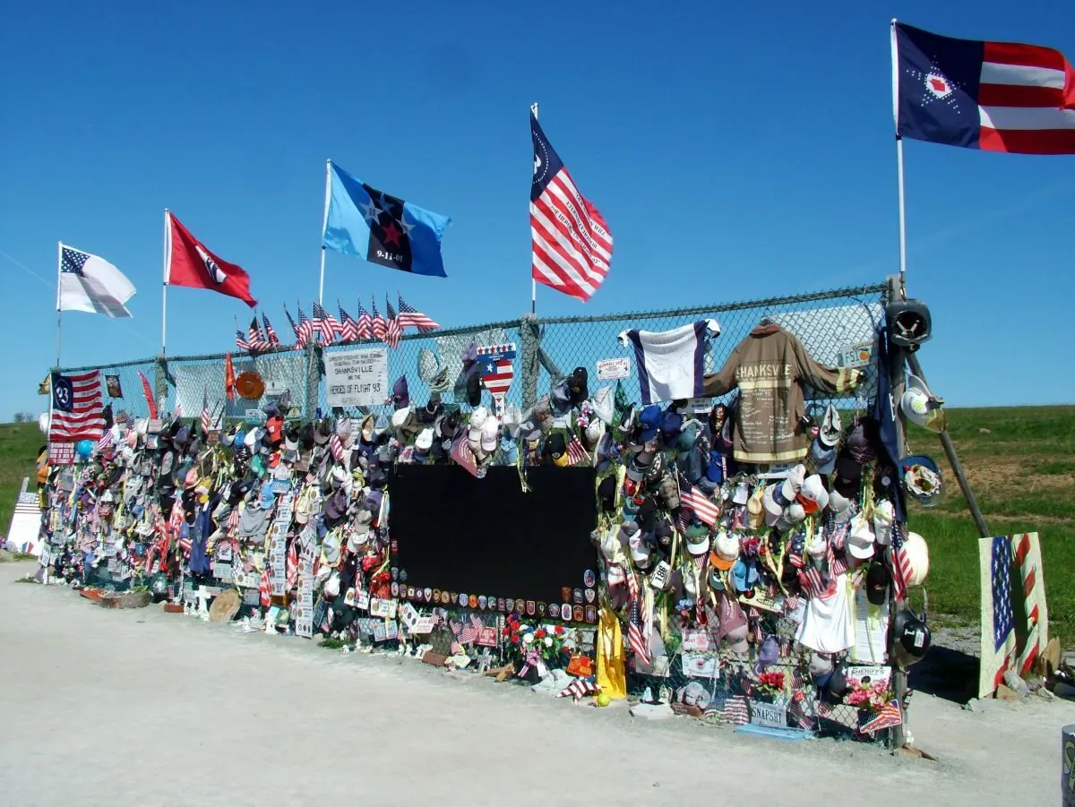 Before the Flight 93 National Memorial was built, busloads of people stopped at this fence near the crash site in Shanksville, Pennsylvania to grieve. (Chuck Wagner/"Reflections from the Temporary Memorial")