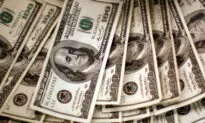 Dollar Edges Lower as Fed Policy Decision Looms